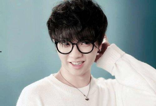 娱乐吃瓜华晨宇,娱乐界的瓜王,揭秘他的音乐与生活